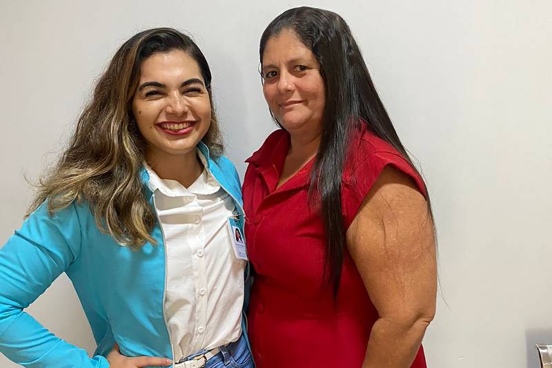 Biomédica Amanda Barbosa e Maria Helena Nogueira.