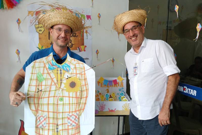 Diretor Exeutivo, Giovani Merenda acompanhado do gerente Administrativo e Financeiro, Eduardo Pereira