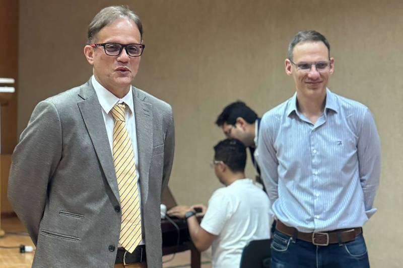 Dr. Marcos Fortes (à esquerda)