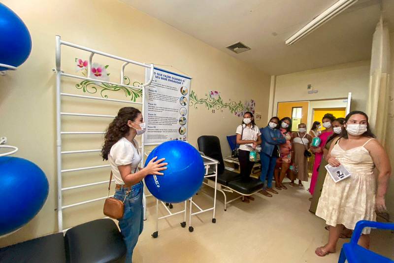 Gestantes conhecem a sala de Pré Parto do HGT