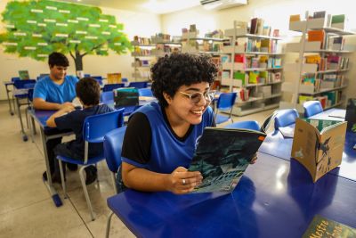 notícia: Seduc adere ao Programa Pé-de-Meia para beneficiar estudantes do ensino médio