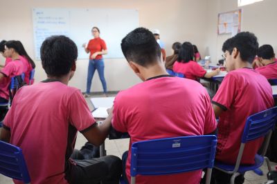 notícia: Estado celebra compromisso com a Educação no 'Dia do Professor'