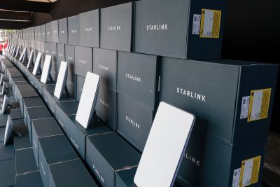 notícia: Estado garante internet e educação de qualidade para alunos da rede estadual da zona rural com 'Kits Bora Estudar'