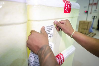 notícia: Estado inicia distribuição de vacinas contra dengue