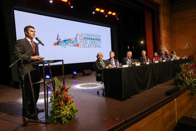 notícia: Helder Barbalho defende a democracia na abertura do Congresso Internacional de Direito eleitoral