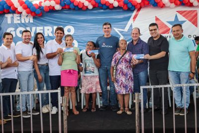 notícia: Famílias de Sapucaia recebem benefício habitacional 