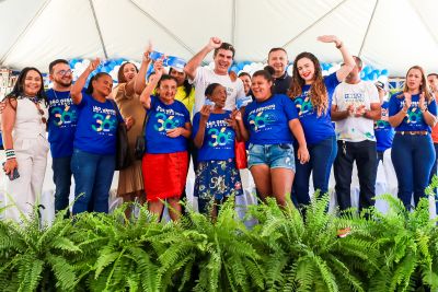 notícia: Famílias de São Geraldo e Piçarra recebem benefício habitacional Sua Casa