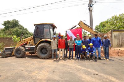notícia: Governadora em exercício acompanha o avanço das obras de asfalto em Rio Maria