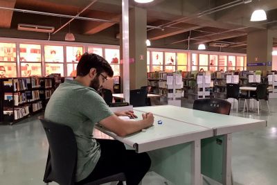 notícia: No aniversário de Belém, Biblioteca Pública Arthur Vianna destaca acervo com autores belenenses