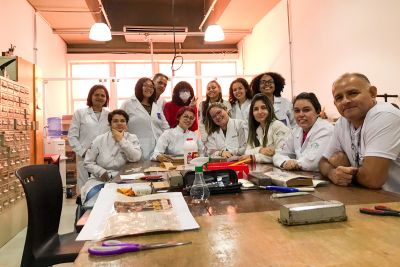 notícia: Em parceria com a UFPA, FCP realiza oficina de restauro na Biblioteca Pública Arthur Vianna