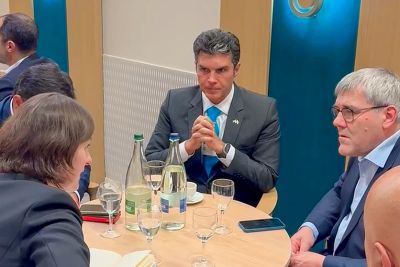 notícia: Em Davos, Helder Barbalho articula apoio internacional para projetos de preservação da Amazônia