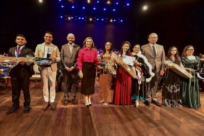 notícia: Escolas, alunos e secretário de Educação são agraciados pelo Tribunal de Justiça do Pará