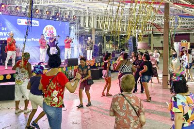 notícia: Misses mirins, bateria das Crias do Curro Velho e alegria da melhor idade são destaques no Baile de Carnaval da FCP