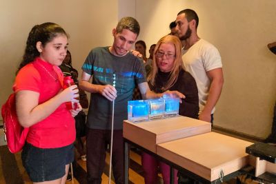 notícia: Casa das Onze Janelas recebe alunos da UEES José Álvares para visita guiada