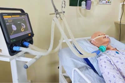 notícia: Hospital Metropolitano inaugura laboratório de práticas assistenciais