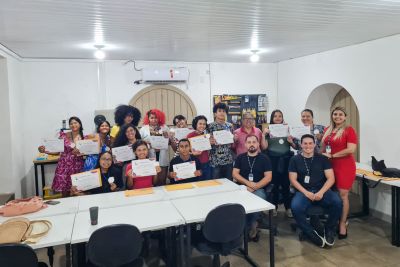 notícia: Casa da Linguagem encerra módulo de Informática Básica do 'Amazon Maker'