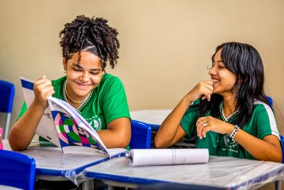 notícia: No Dia do Livro Didático, Seduc reforça ferramentas pedagógicas na rede estadual