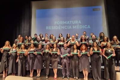 notícia: Santa Casa realiza cerimônia e forma 69 novos mestres e especialistas