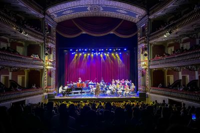 notícia: Amazônia Jazz Band leva público em uma viagem musical do Frevo ao Samba em noite de celebração no Theatro da Paz