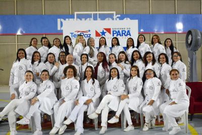 notícia: Sectet realiza cerimônia do jaleco do curso de saúde bucal na Usina da Paz Terra Firme 