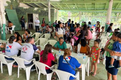 notícia: Comunidades tradicionais de Acará recebem atendimentos de equipes da Sespa
