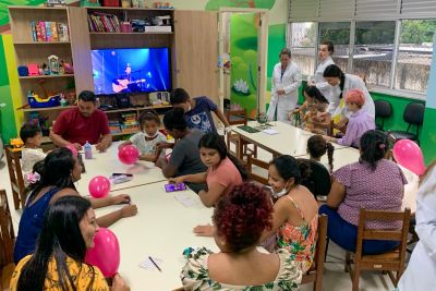 notícia: HC comemora Dia Internacional da Mulher com programação voltada às mães da Clínica Pediátric