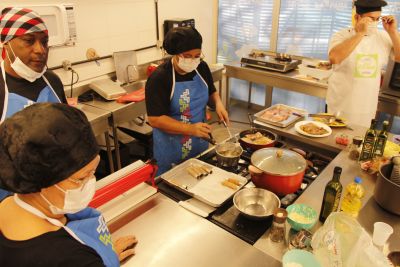 notícia: Usinas da Paz realizam competição gastronômica entre alunos da Cabanagem e Icuí-Guajará 
