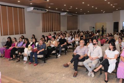 notícia: Seminário aborda prevenção e diagnóstico dos cânceres de colo uterino e mama no 'Ophir Loyola'