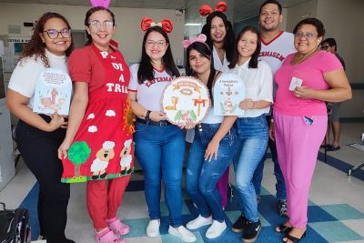 notícia: Lanche especial, brincadeiras e brindes encheram de alegria às crianças internadas na Santa Casa