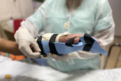 notícia: No Hospital Metropolitano, Terapia Ocupacional garante autonomia para pacientes internados