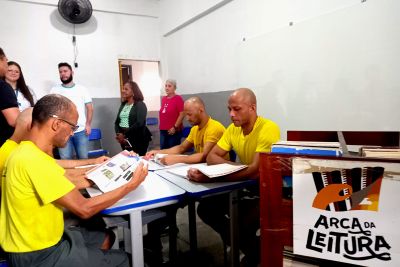 notícia: Seap recebe doação de livros para biblioteca da Unidade Custódia e Reinserção, em Icoaraci