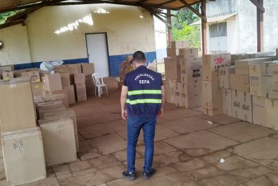 notícia: Sefa apreende mais de R$ 220 mil em tênis e chinelos