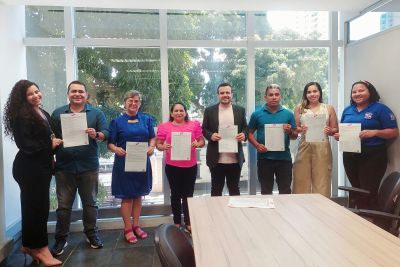 notícia: Semas entrega Cadastro Ambiental Rural Coletivo para Projeto Agroextrativista Acangatá