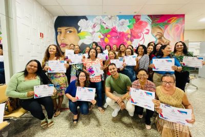 notícia: Semu entrega certificado de conclusão de curso para mulheres da Grande Belém