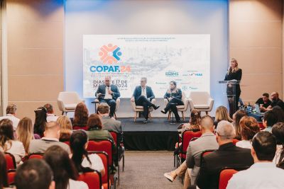 notícia: Congresso debate uso racional de medicamentos no SUS