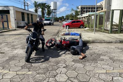 notícia: Hospital Metropolitano faz ação educativa para estudantes sobre acidentes de trânsito 