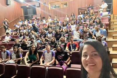 notícia: Escola Técnica Celso Malcher leva alunos ao cinema para discussão sobre bullying e ciberbullying