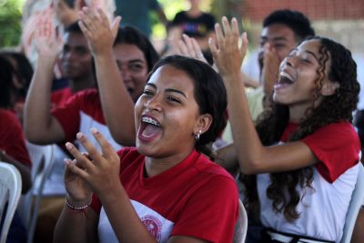 notícia: Escola Estadual de Itaituba é a única finalista do Brasil em premiação internacional