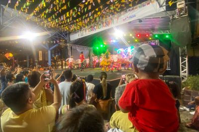 notícia: Programação junina atrai centenas de pessoas à orla da Estação das Docas