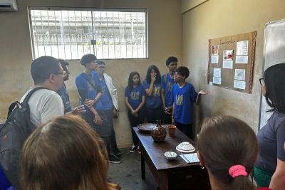 notícia: Escola estadual realiza atividade sobre conscientização e valorização dos povos indígenas 