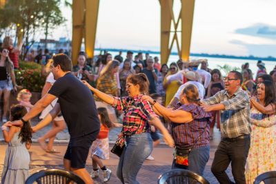 notícia: ‘Estação Junina’ inicia segunda semana de programação com grupo folclórico, pássaro e quadrilha