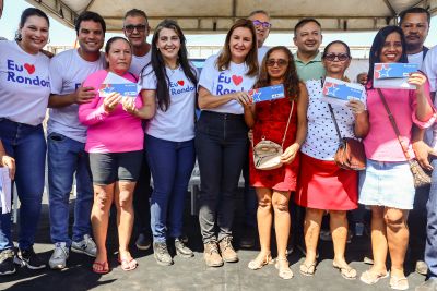 notícia: Famílias de Rondon recebem do Estado, benefícios habitacionais que garantem moradia digna