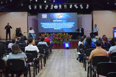 notícia: Evento debate incentivo a projetos de ciência e tecnologia nas EETEPAS