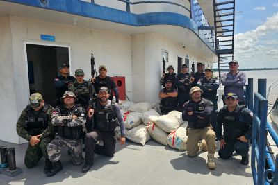 notícia: Equipes da Base Fluvial Antônio Lemos aprendem mais de uma tonelada de pescado