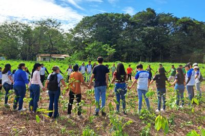 notícia: Alunos da rede pública estadual vivenciam práticas sustentáveis no Refúgio de Vida Silvestre Metrópole da Amazônia