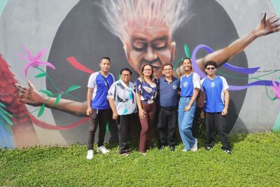 notícia: Alunos e professores da Escola Jorge Lopes Raposo querem publicar livro pela Imprensa Oficial