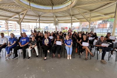 notícia: Alunos da UsiPaz Jurunas/Condor concluem curso e recebem certificados de auxiliar administrativo 