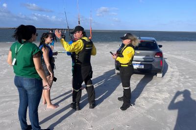 notícia: Ação integrada autua veículos que invadiram área de proteção ambiental em Salinópolis