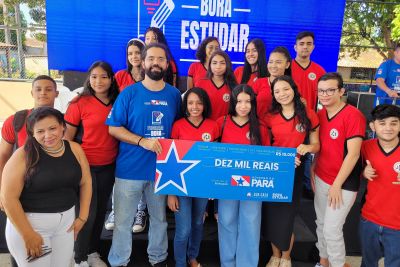 notícia: Cheques do Programa 'Bora Estudar' são entregues pelo Estado a estudantes em Ananindeua