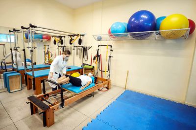 notícia: Pós-graduação em Reabilitação e Desempenho Funcional tem aula magna